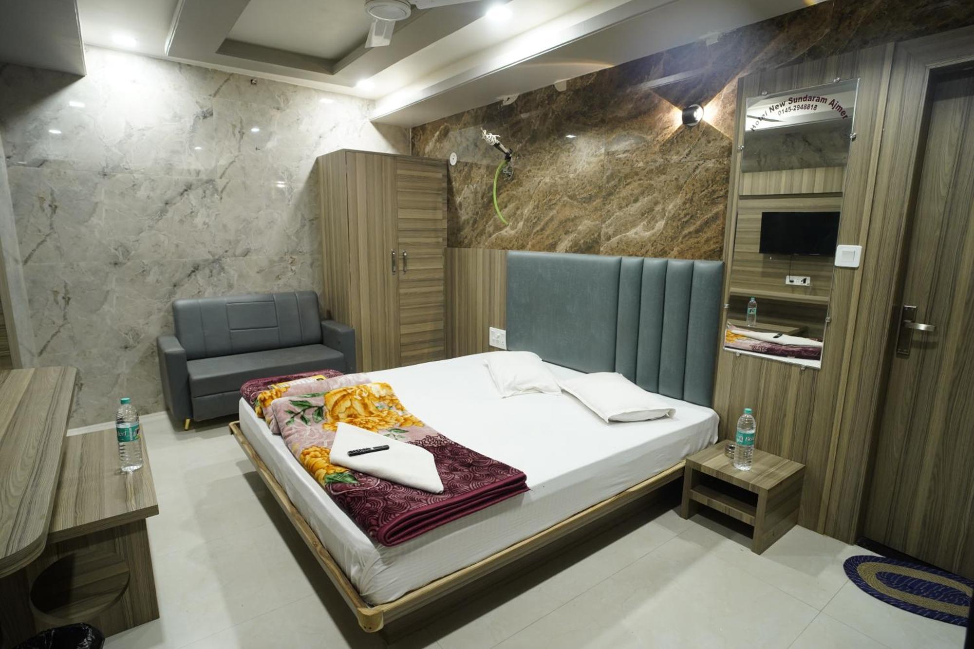 Hotel New Sundaram 150 Mtrs From Dargah Ajmer Extérieur photo